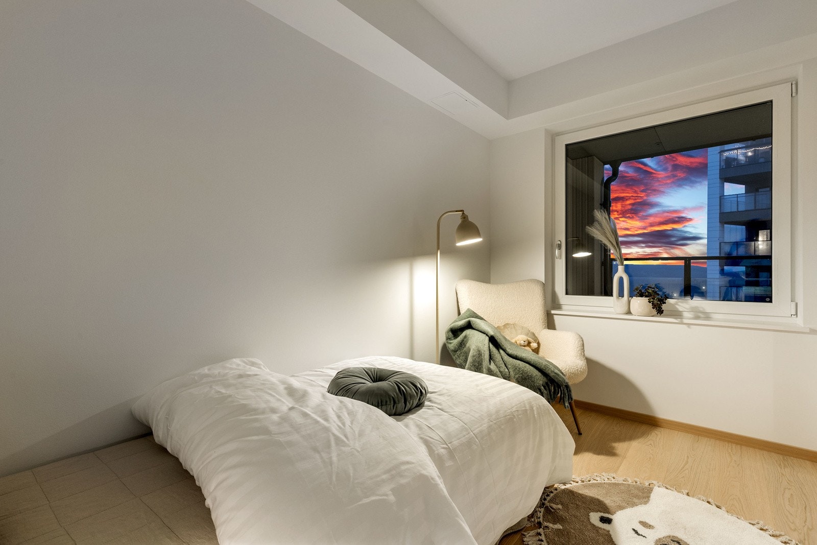 Lyst og trivelig soverom 2. Galleribilde