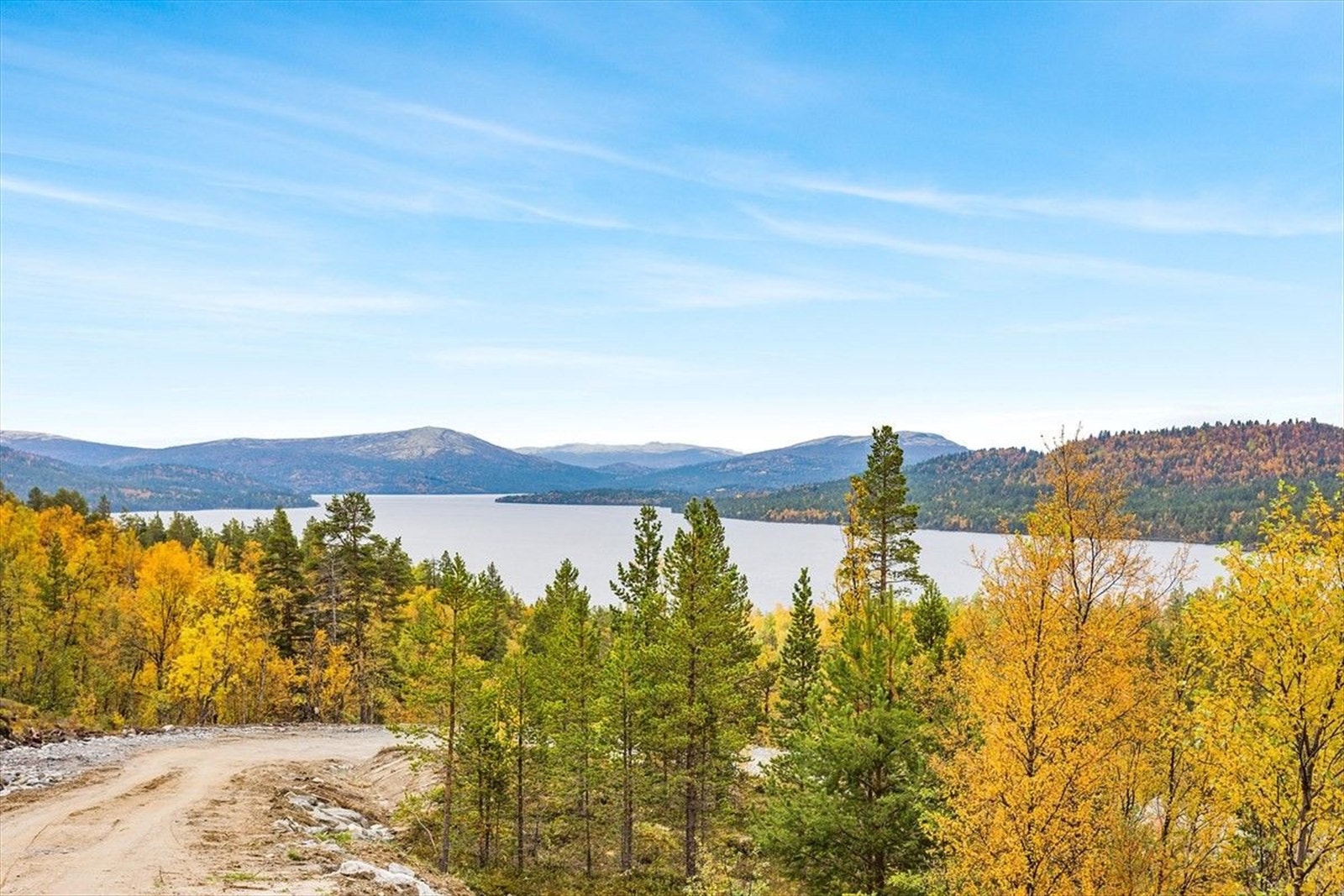 Bilde fra øverst i hyttefeltet.jpg Galleribilde