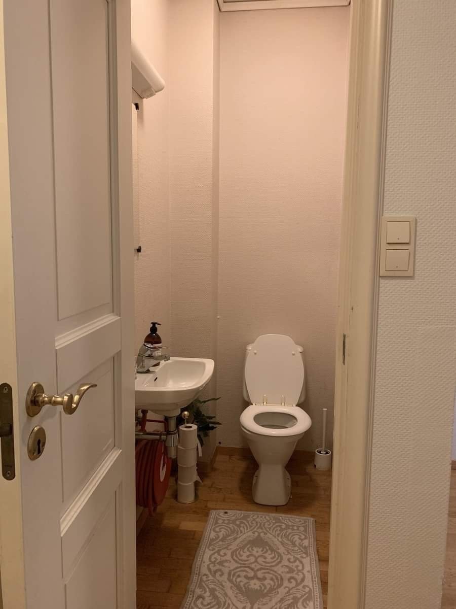 Toalett Galleribilde