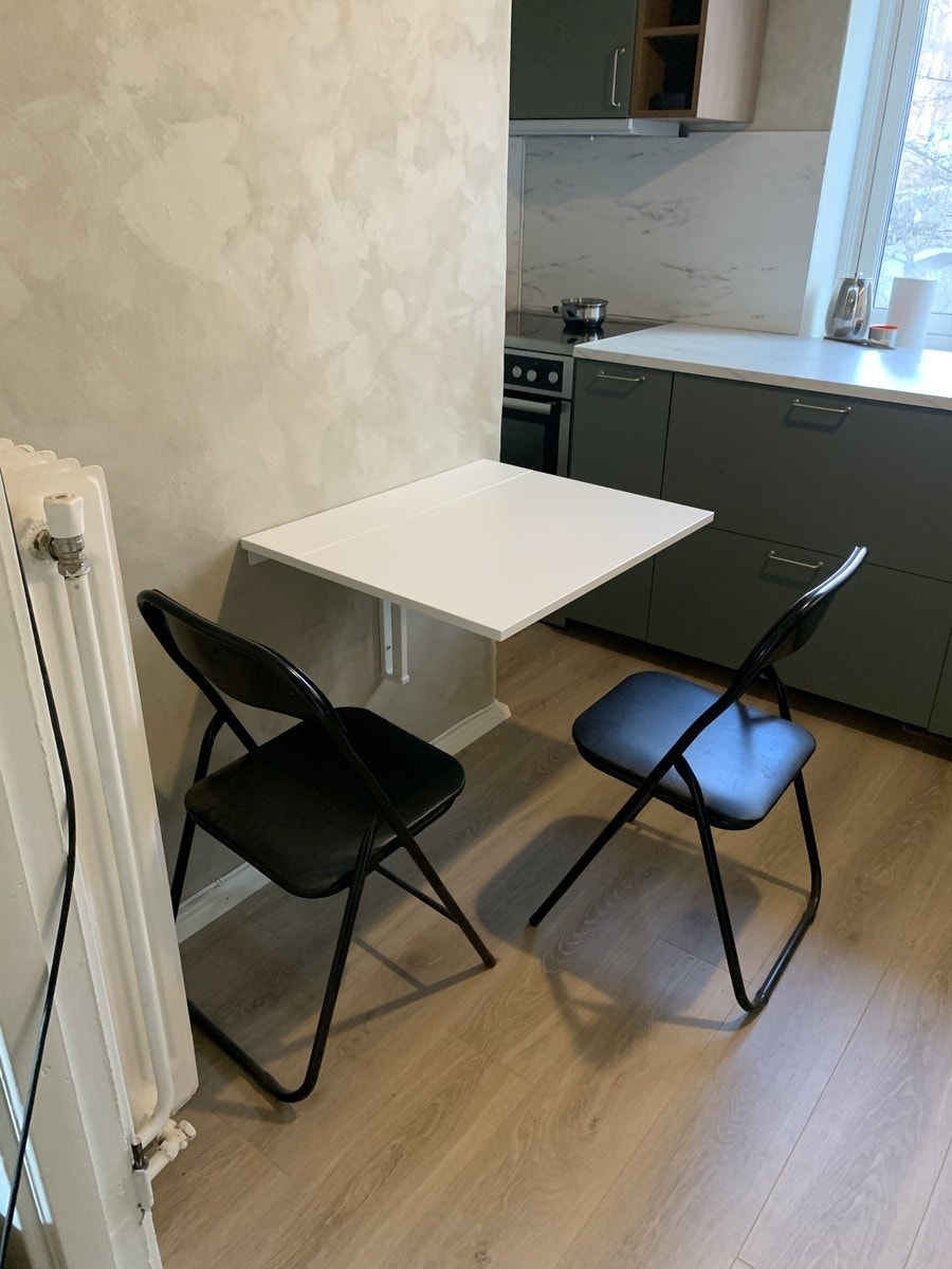 Spiseplass til 2 eller 3 på kjøkken Galleribilde