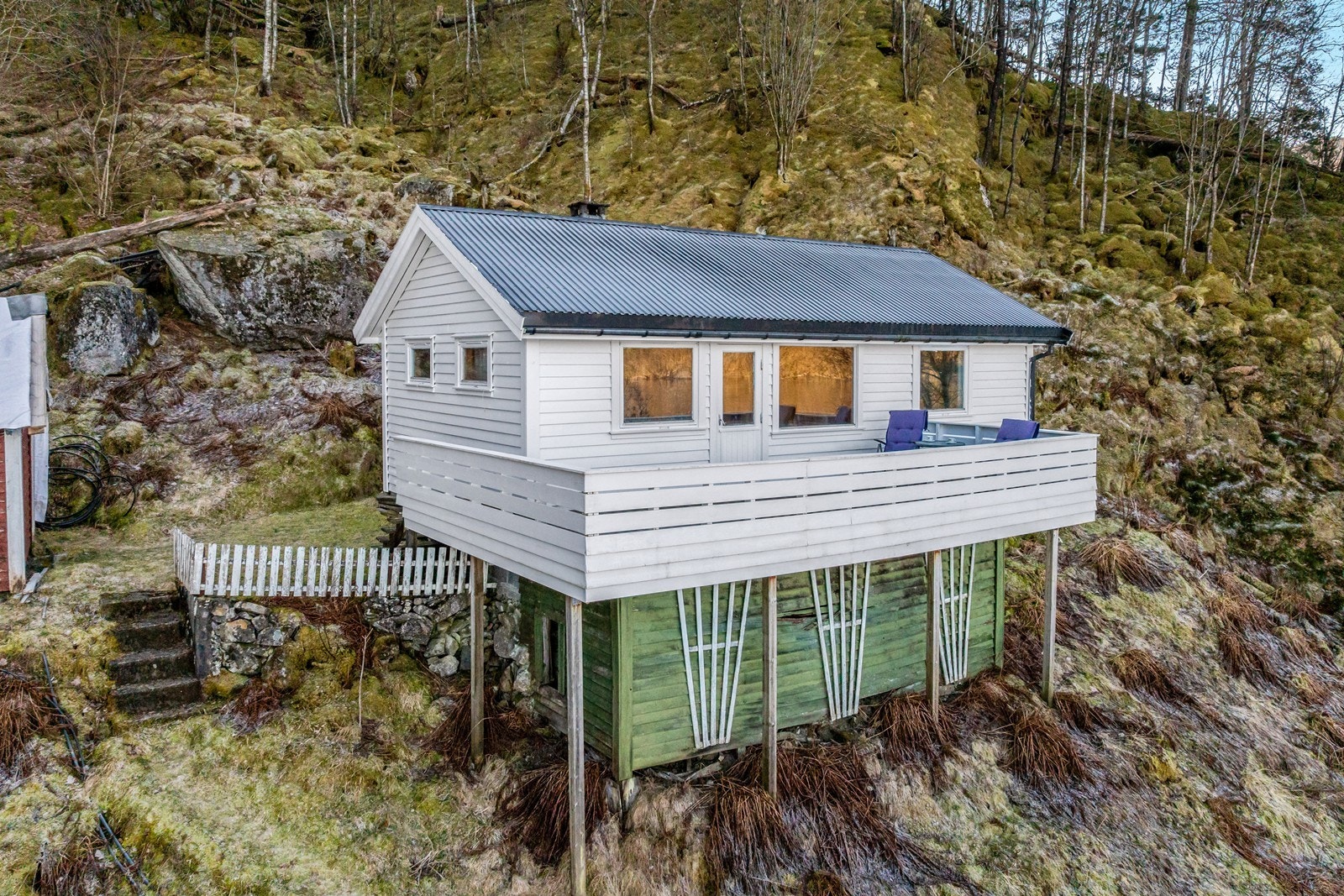 Her kan en virkelig finne roen i vakre omgivelser og svært gode solforhold Galleribilde