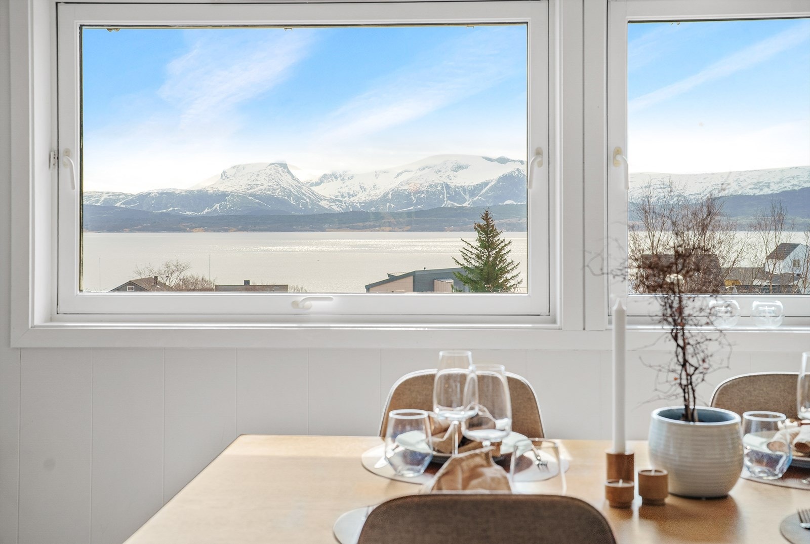 Nyt hyggelige sammenkomster og vakker utsikt. Galleribilde