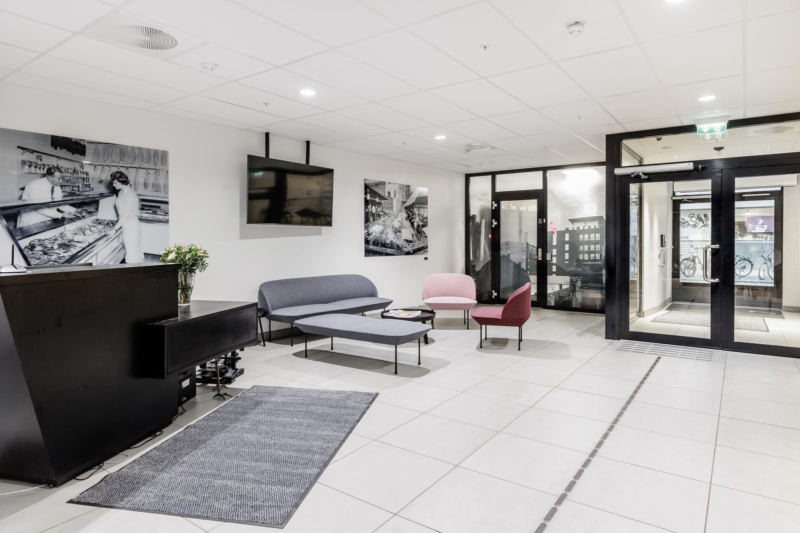 Betjent resepsjon Galleribilde