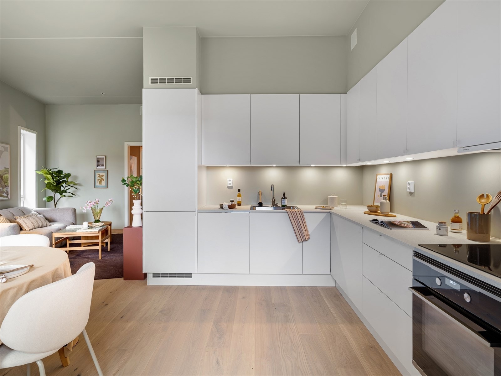 Her får du gode arbeidsflater som gir rom for komfortabel matlaging. Galleribilde