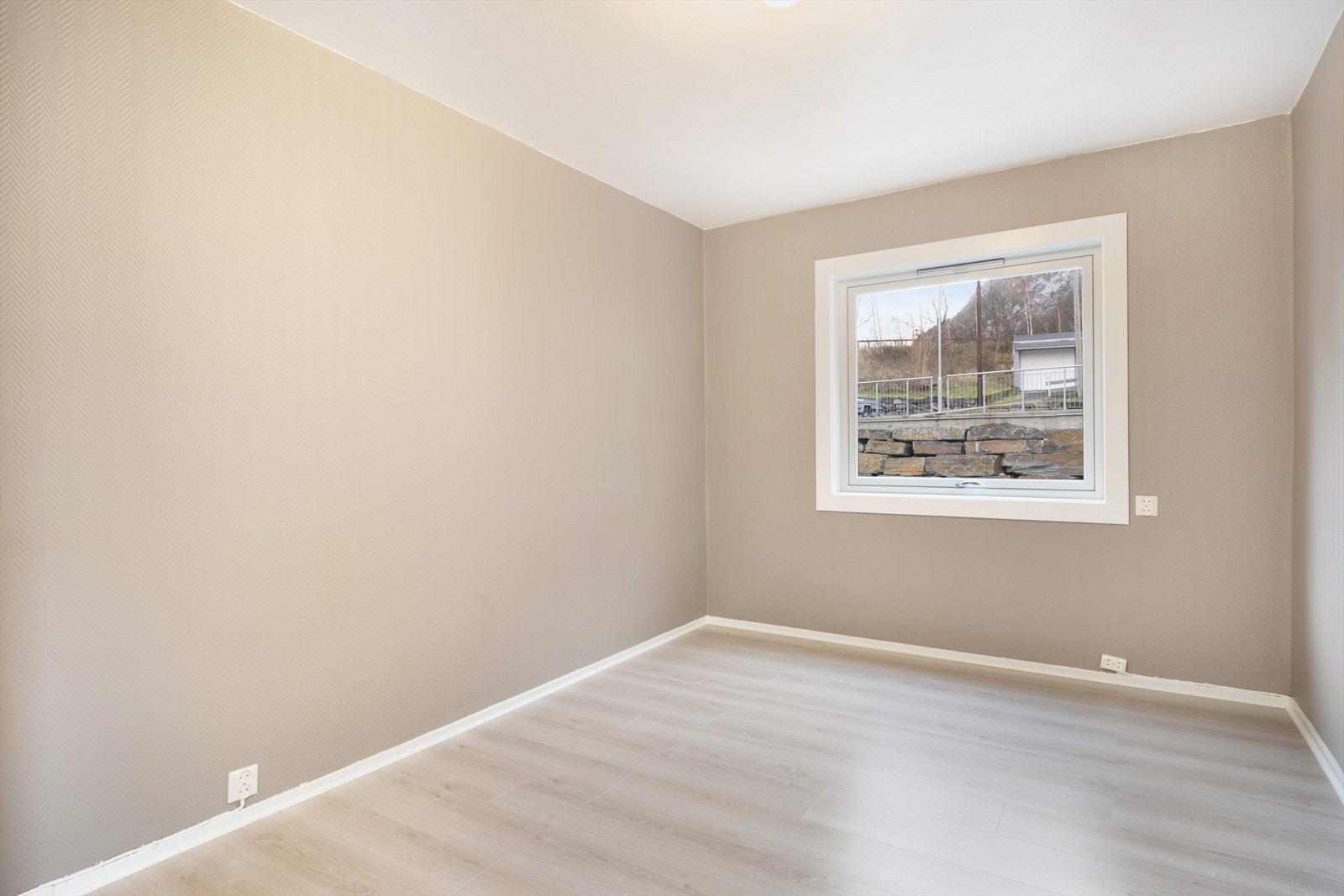 Her kan ein innreie med ei romsleg seng og anna ønskja innreiing. Galleribilde