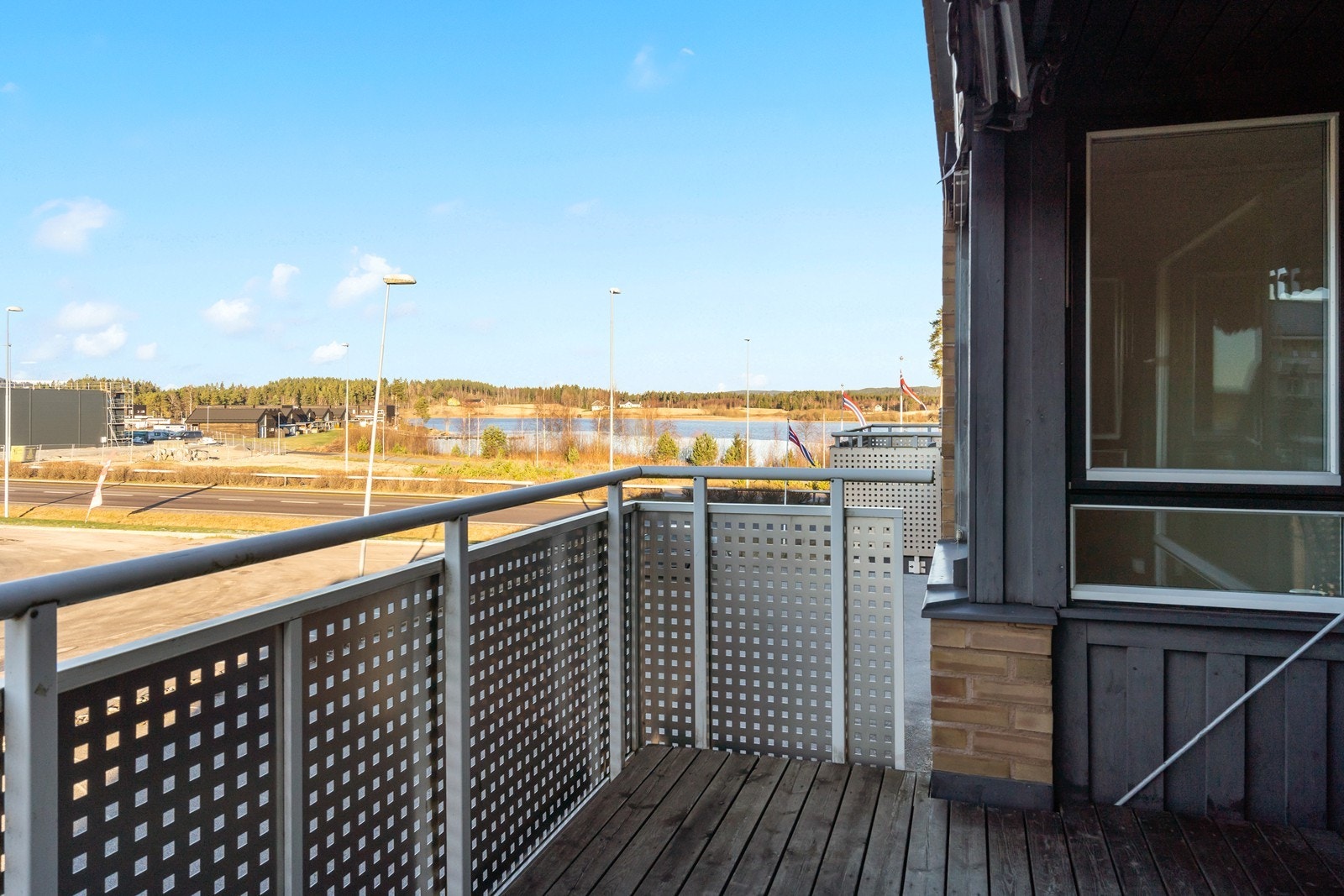 Terrasse med utsikt mot nærliggende områder. Galleribilde