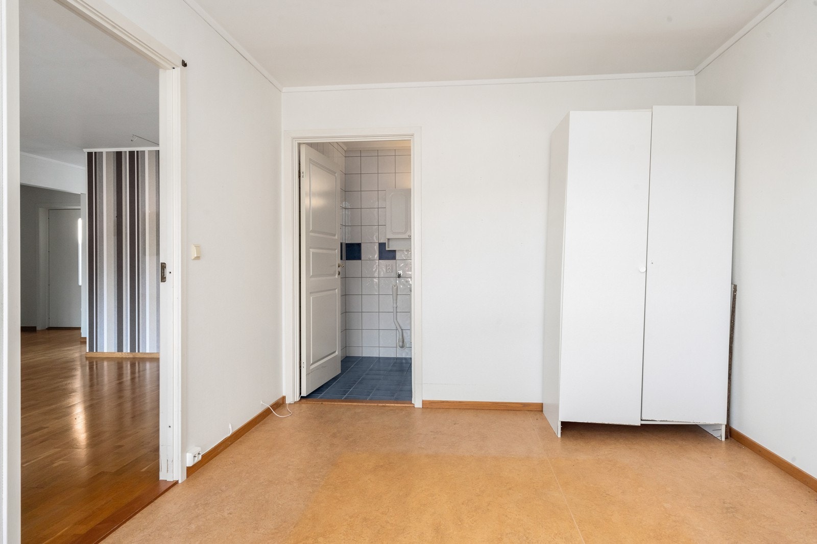 Leiligheten har to soverom, hvorav den ene har direkte tilgang til badet. Galleribilde