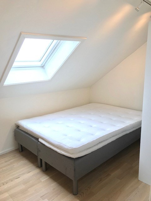 Soverom med garderobe Galleribilde