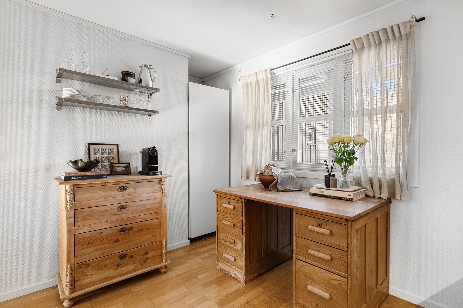 Kjøkkenet holder en god standard som gjenspeiles i tilstandsrapporten fra takstmann. Galleribilde