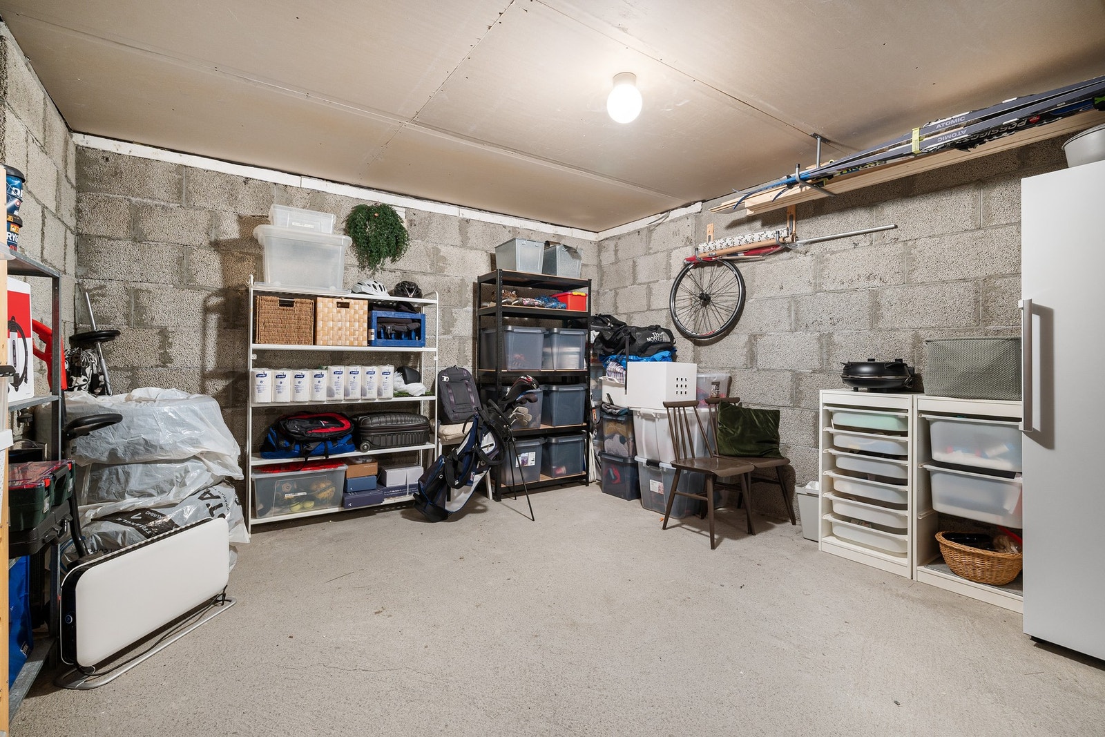 Med leiligheten følger en stor bod på hele 18m². Galleribilde