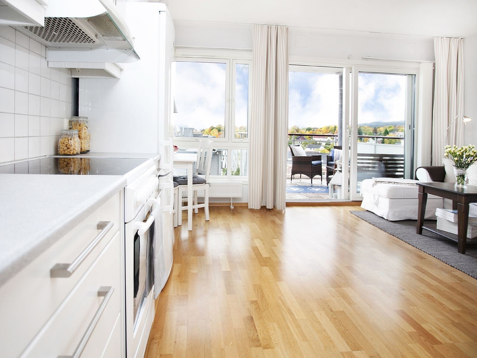 Kjøkken mot stue Galleribilde