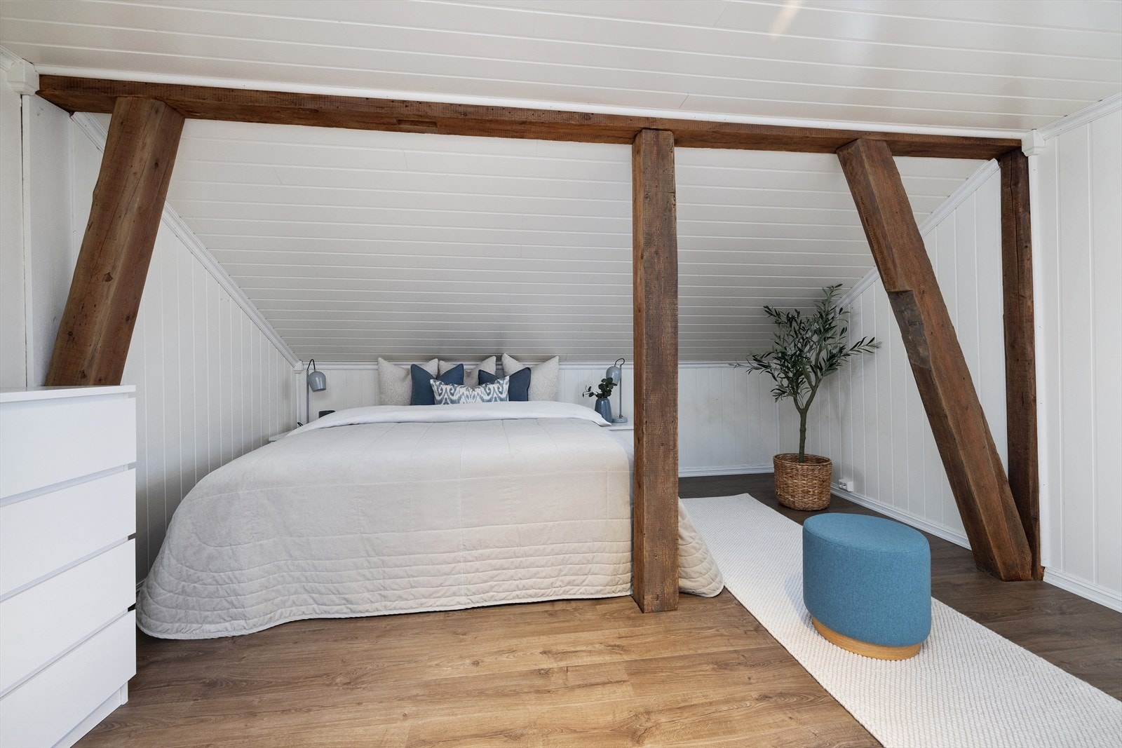 Rommet kan foreløpig ikke kalles soverom da det ikke er søkt bruksendret i kommunen. Galleribilde