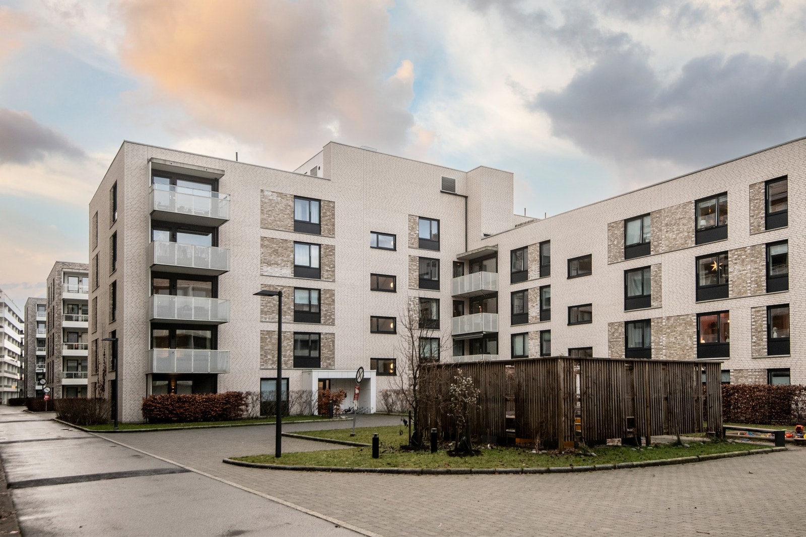 Sameiet har pent opparbeidede fellesaraler. Galleribilde