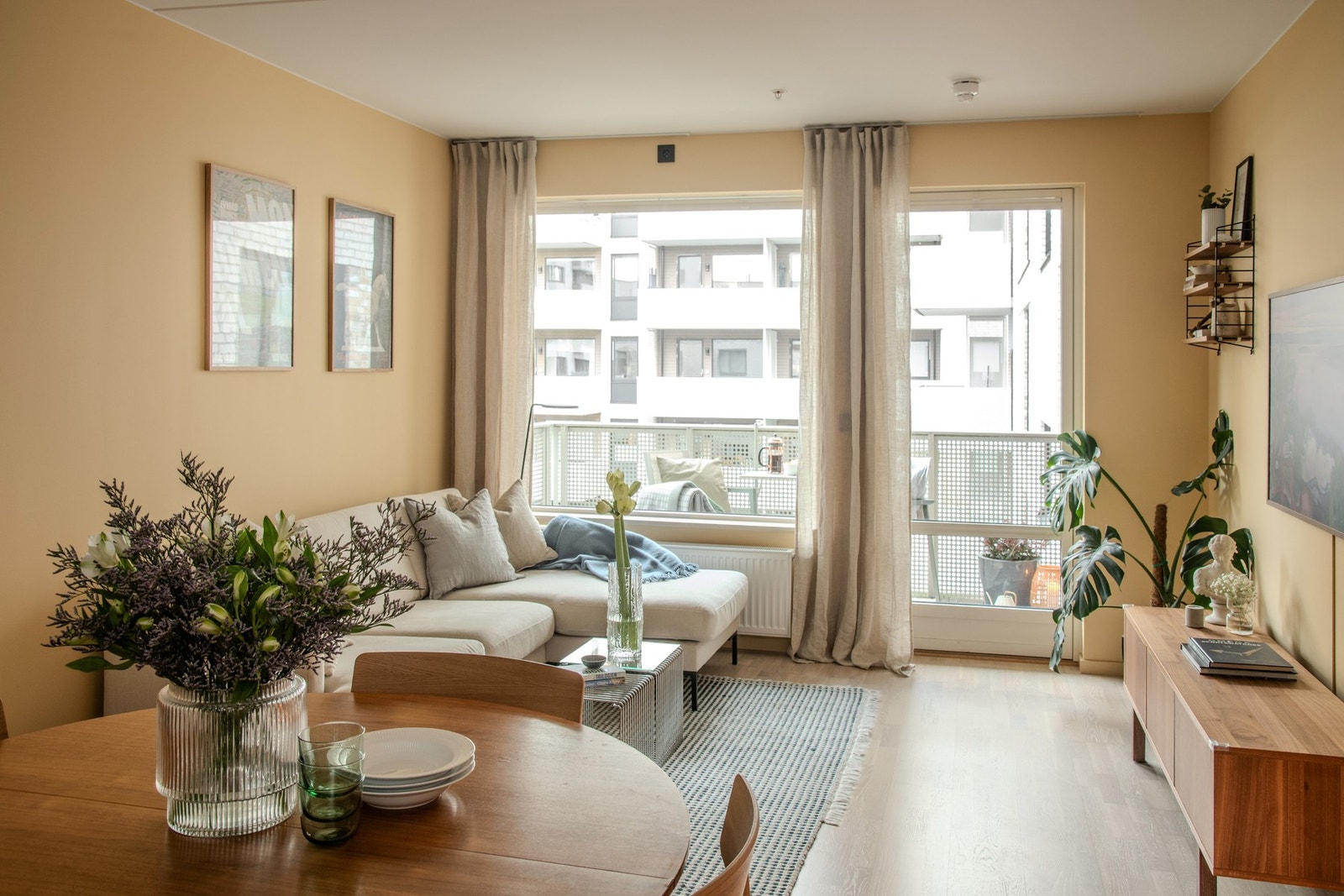 Velkommen til Hans Nordahls gate 32, presentert av Hang Thai Nguyen v/EIE Valkyrien. Foto: Lars Gartå Galleribilde