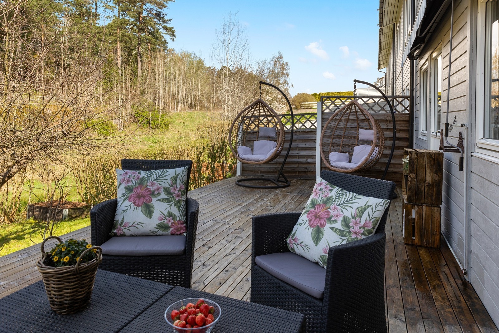 Uteområdet er en av boligens store fordeler Galleribilde