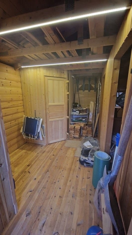 Uthuset innvendig Galleribilde