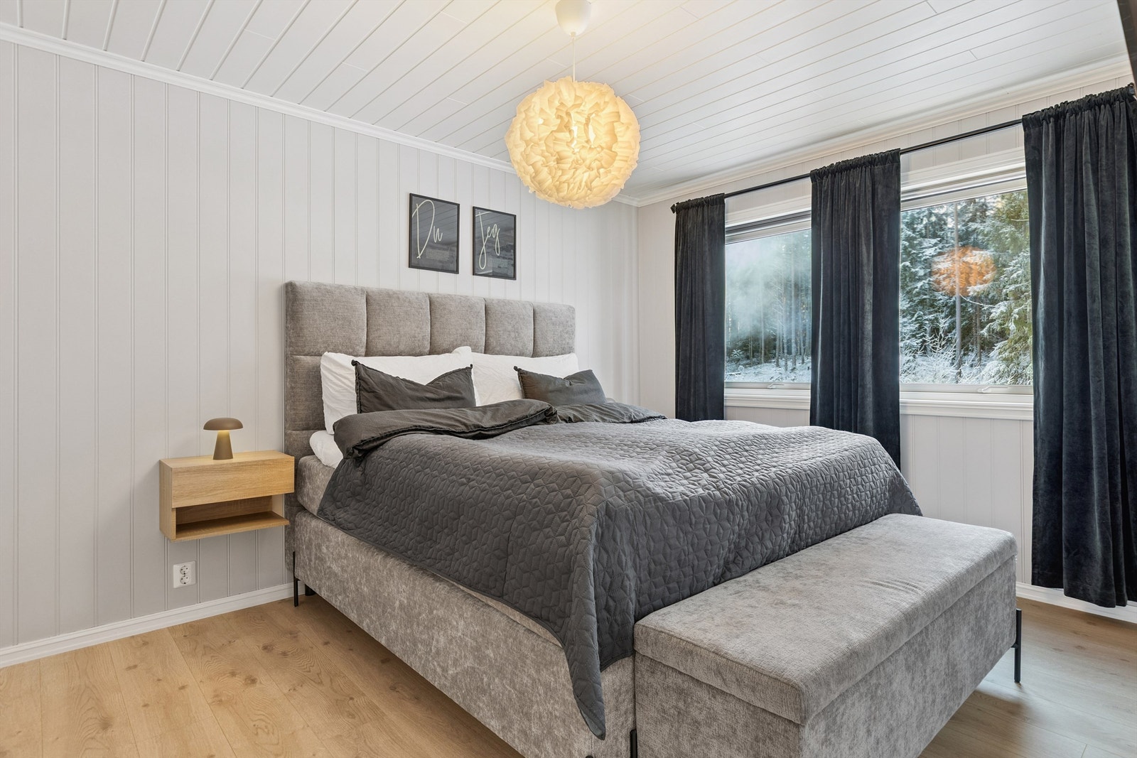 Hovedsoverommet ligger i boligens sokkeletasje. Galleribilde