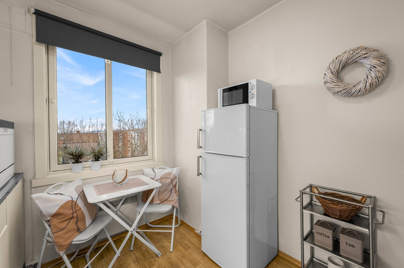 Kjøkkenet rommer gode 6 m² Galleribilde