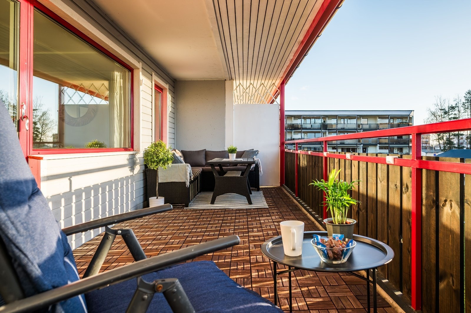 Her er det god plass til flere sittegrupper, planter og annet ønskelig som skaper et hyggelig utemiljø. Galleribilde