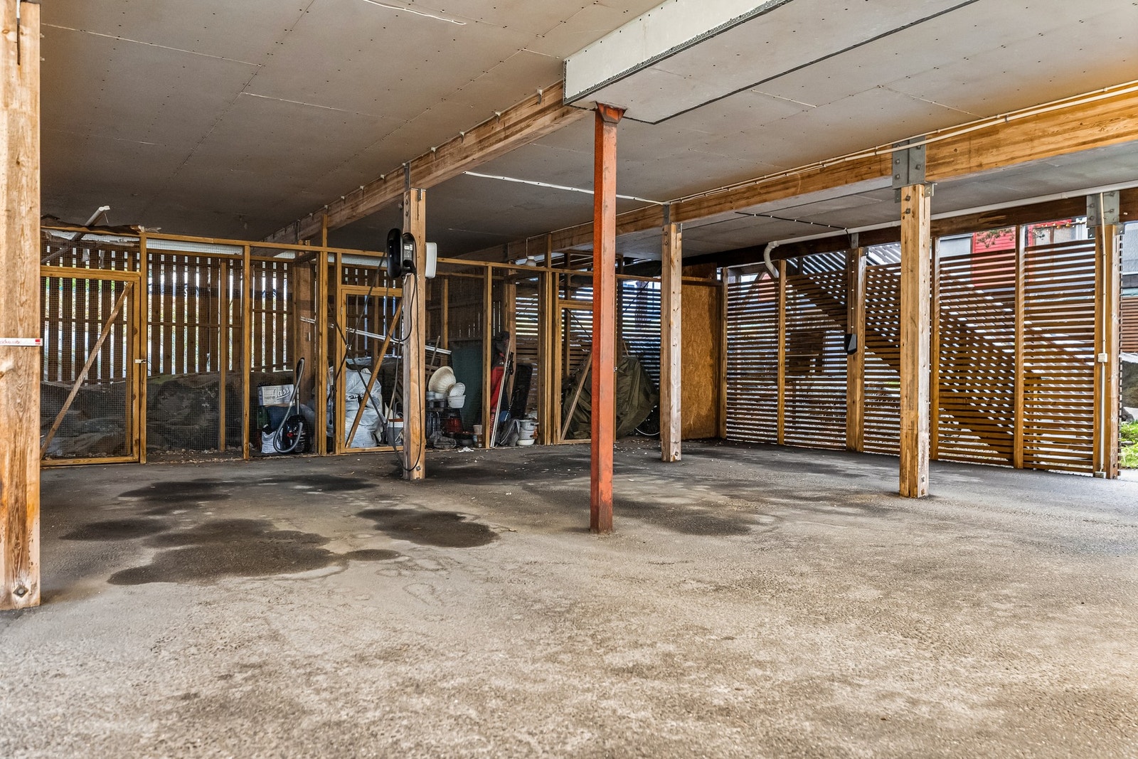 Det følger parkeringsplass under og ekstern bod Galleribilde