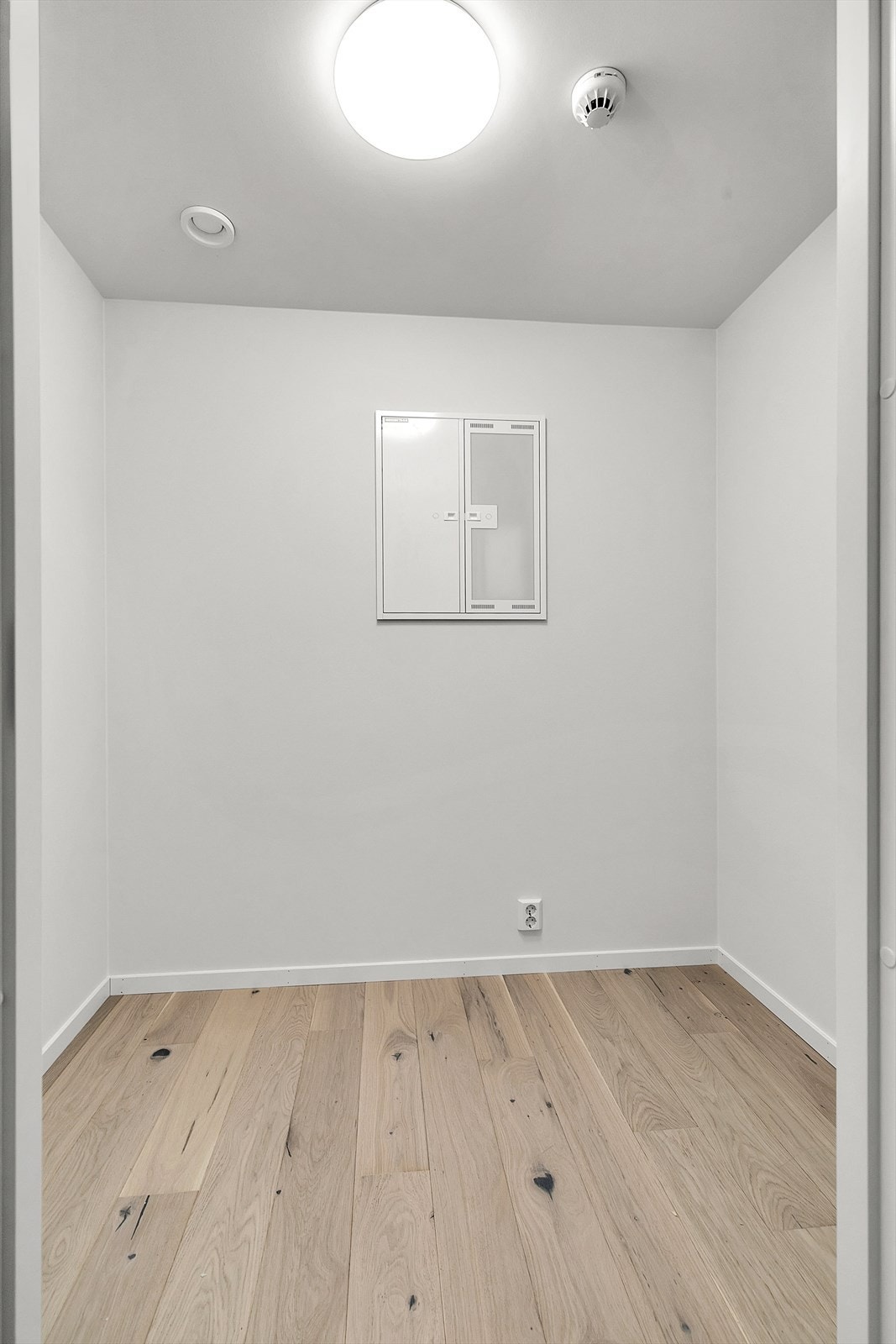 Leiligheten har rikelig med lagringsplass i to innvendige boder og en bod i kjeller Galleribilde