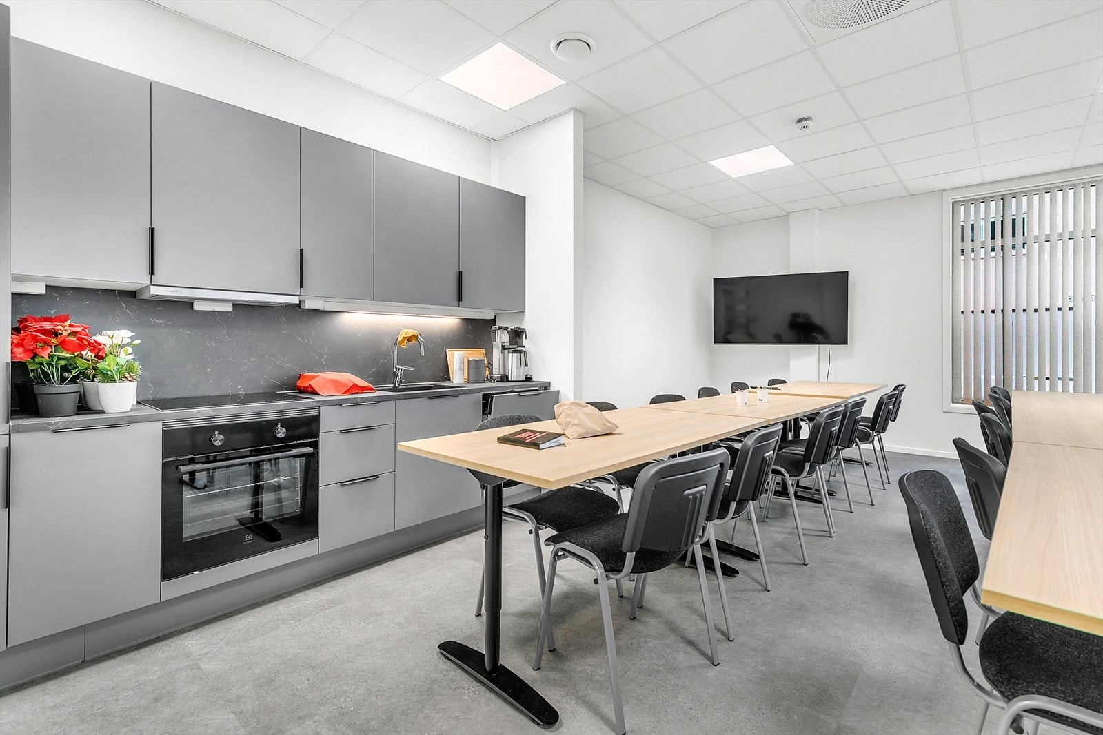 Borettslaget har en rekke felles fasiliteter som beboerne kan benytte seg av. I 1.etasje er det felles møterom Galleribilde