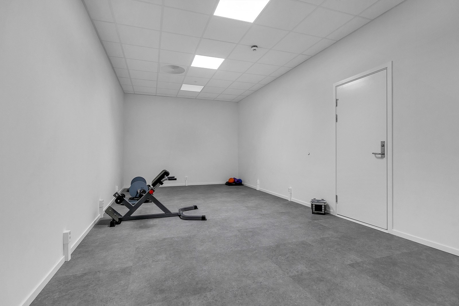 Mimergården borettslag tilbyr en rekke ekstra fasiliteter for beboerne. Det er blant annet treningsrom i 1. etasje samt 2 felles oppholdsrom for utleie til f.eks. frisør/fotterapeut. Galleribilde