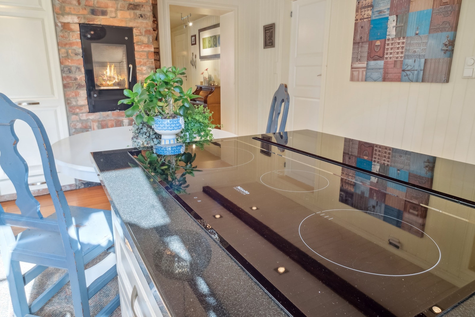 Miele induksjonstopp med nedfelt avtrekk Galleribilde