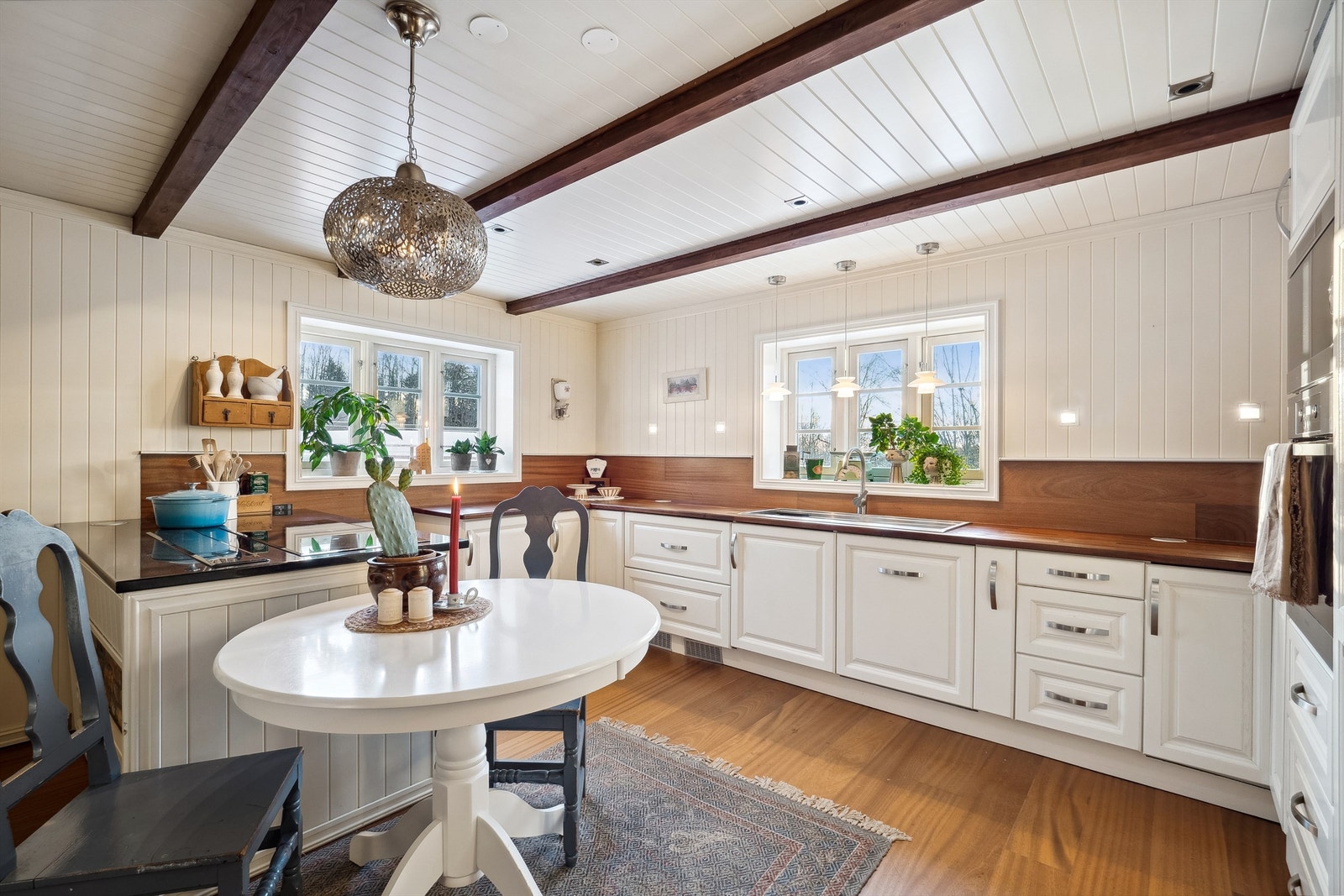 Innbydende kjøkken Galleribilde