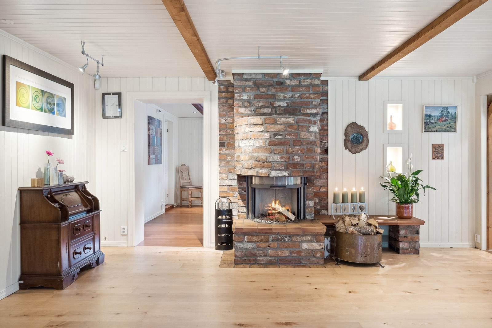 Stue mot kjøkken Galleribilde