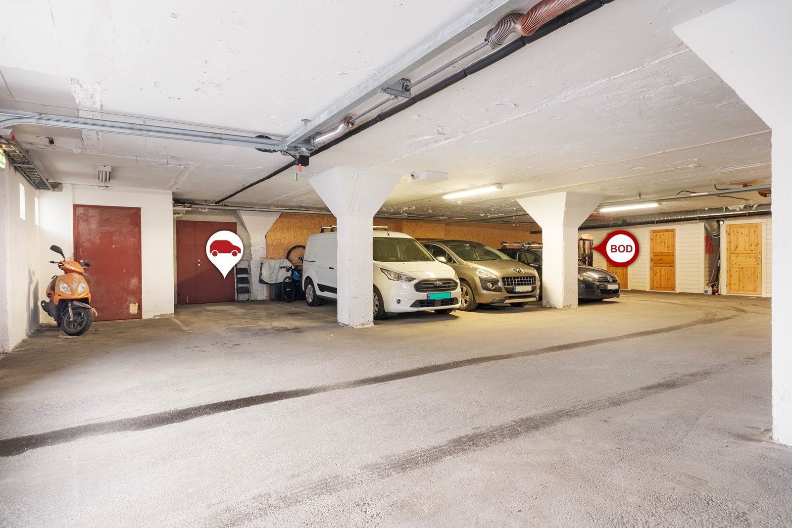 Fast parkeringsplass samt sportsbod i felles garasjekjellar. Galleribilde