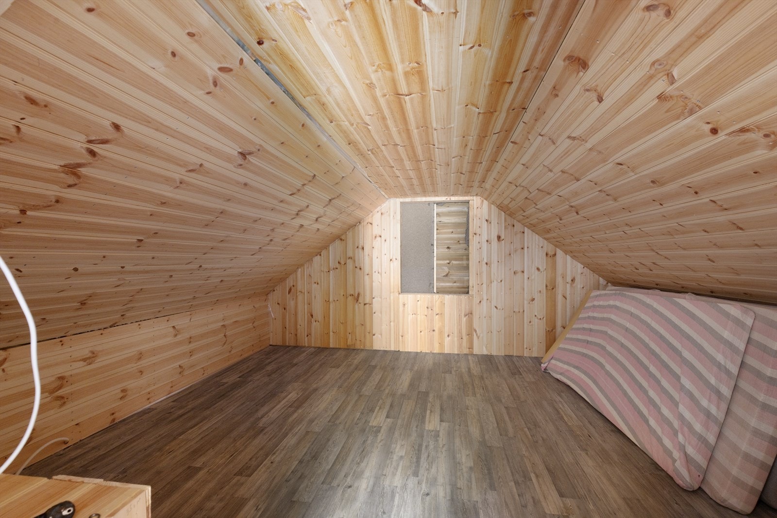 Hems over garasje Galleribilde