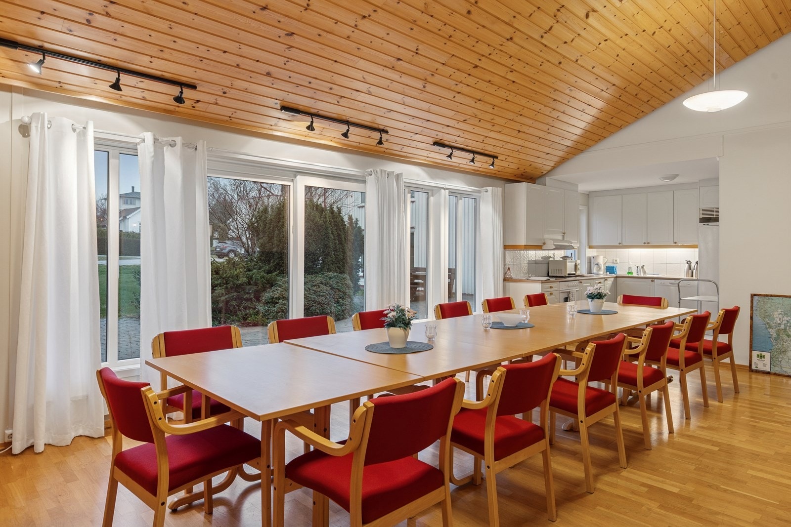 Borettslaget har både selskapslokale og gjestehybel som kan leies av beboerne. Galleribilde