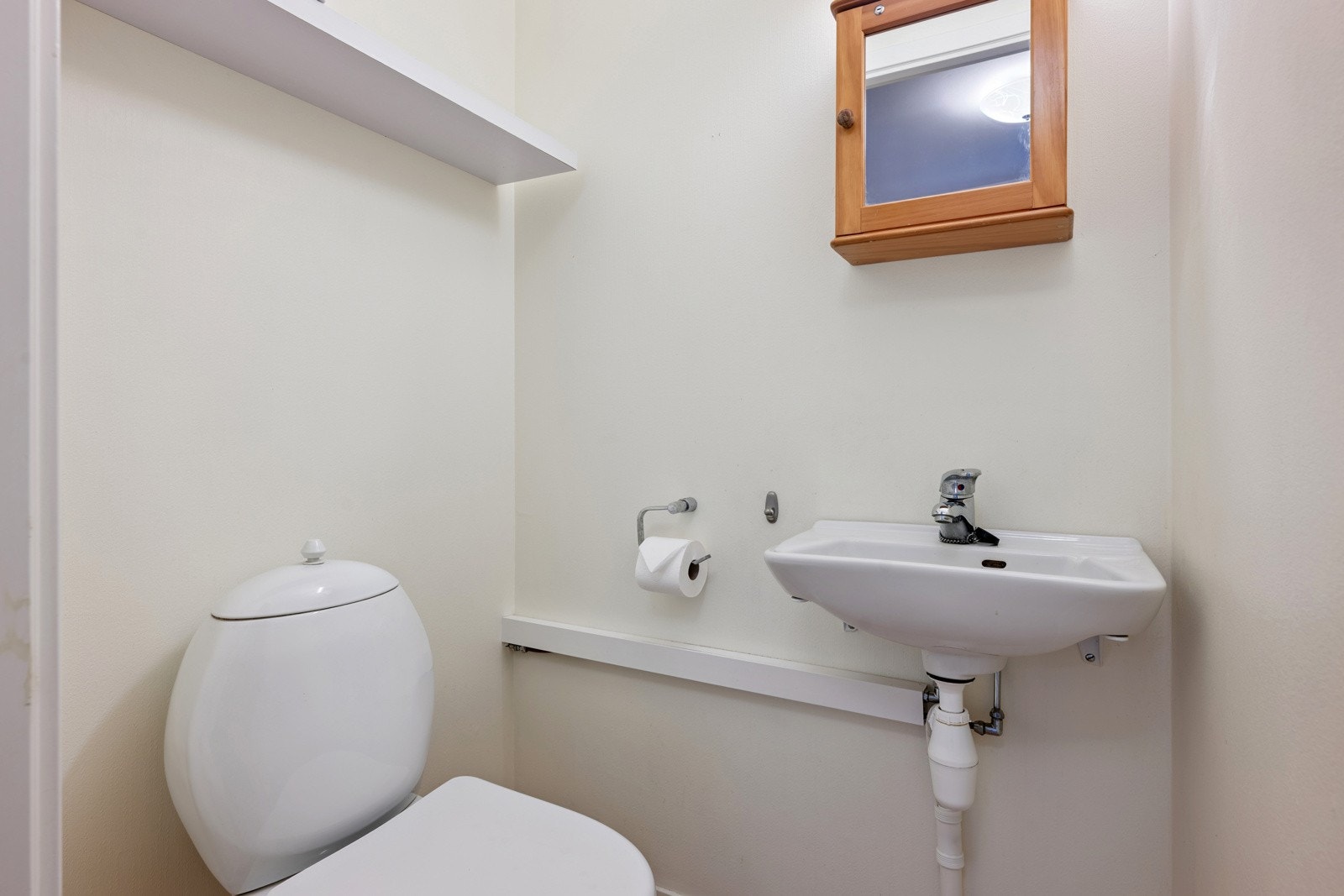 Gjestetoalett ved entreen. Galleribilde