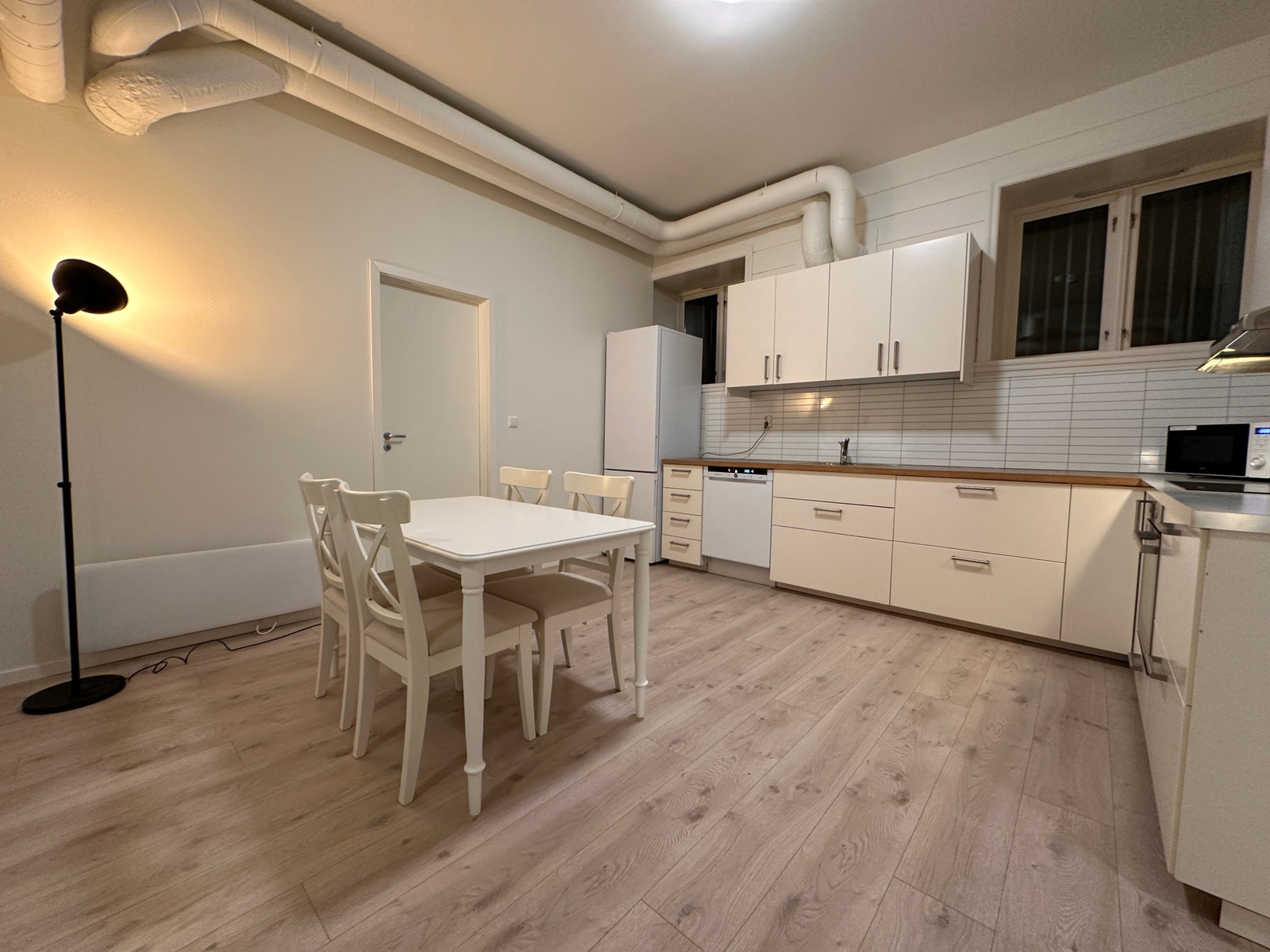 Stort felles kjøkken Galleribilde