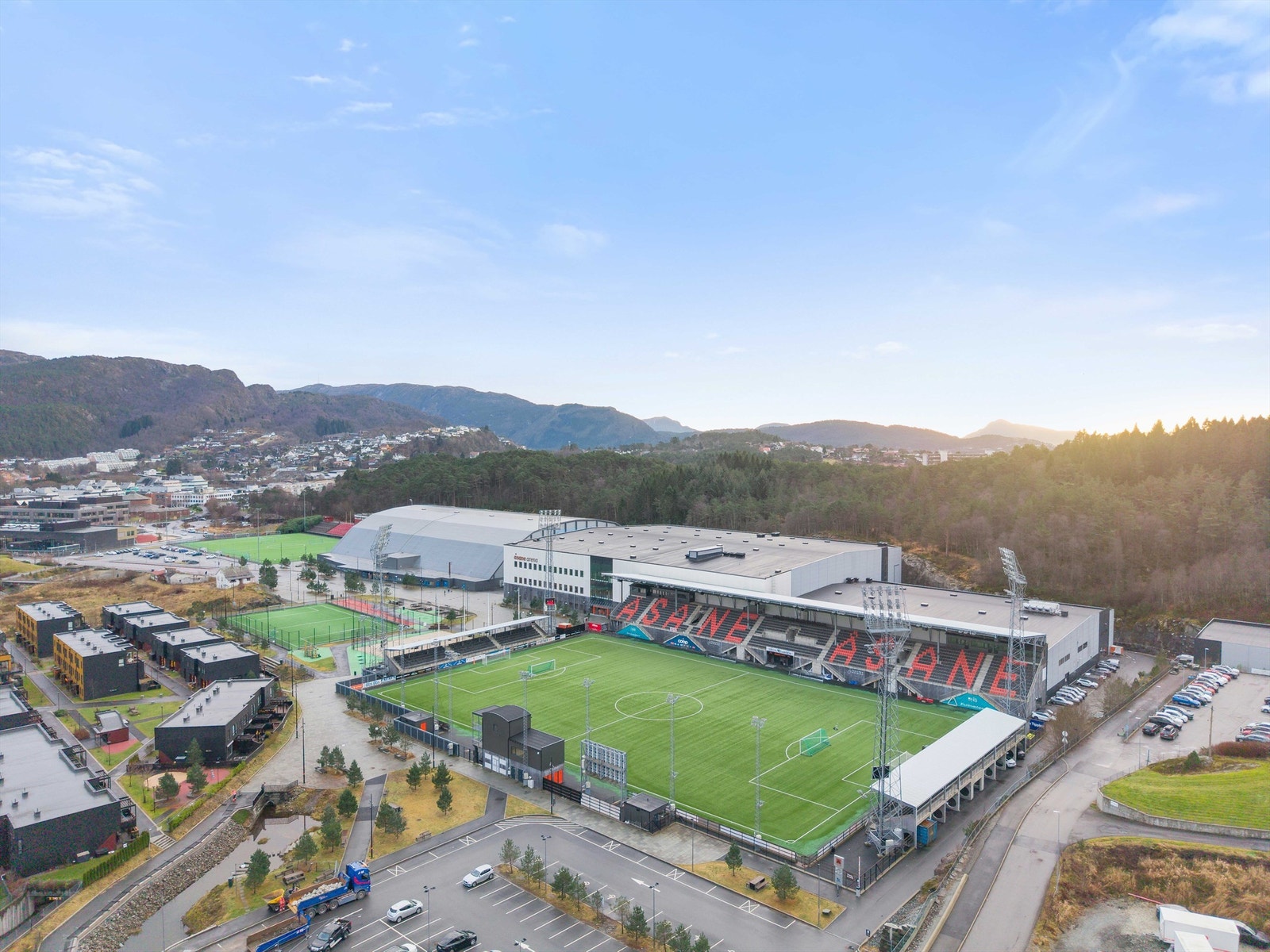 Åsane Arena er en flerbrukshall åpnet i 2020. Galleribilde