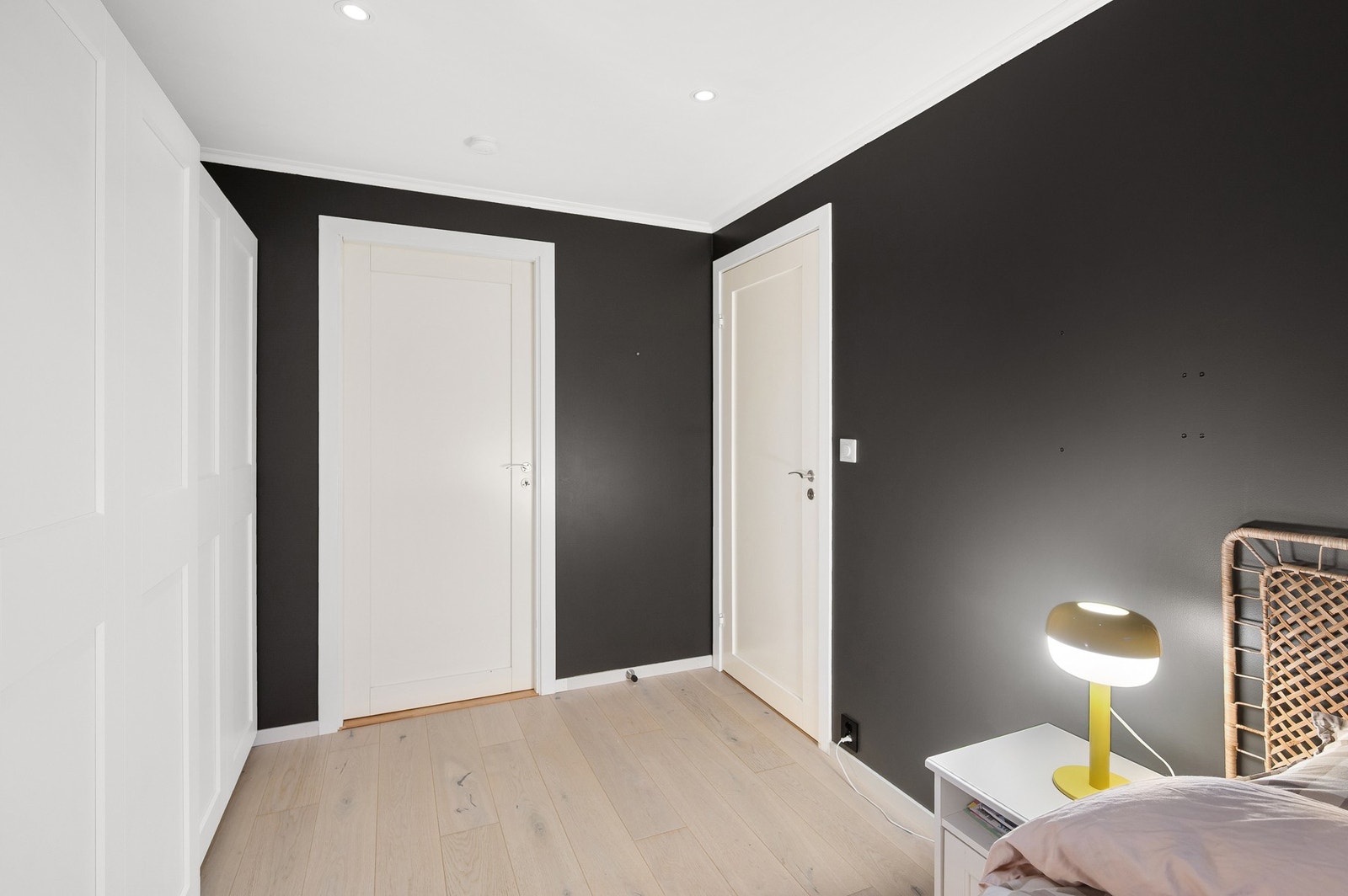 Fra soverommet har du tilgang til vaskerommet. Galleribilde