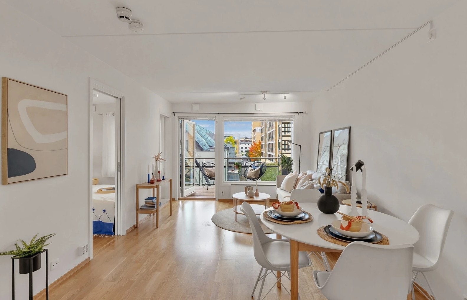 Stue med utgang til balkong Galleribilde