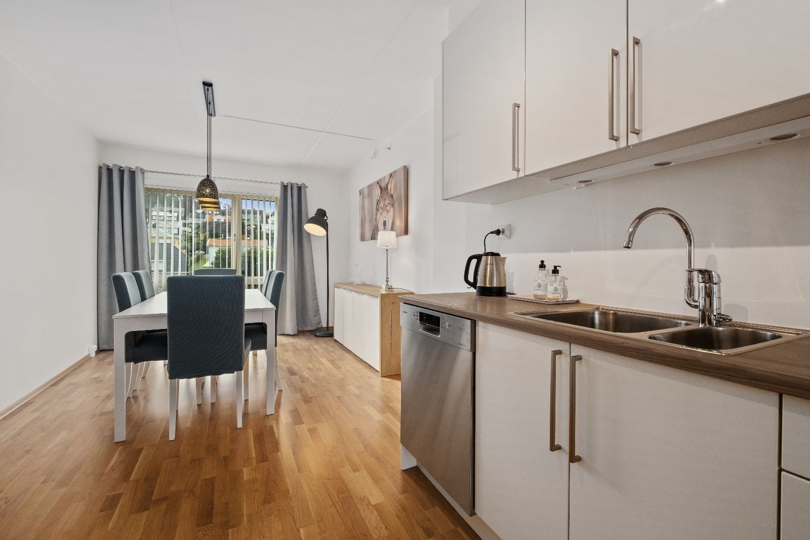 Kjøkken/spisestue Galleribilde