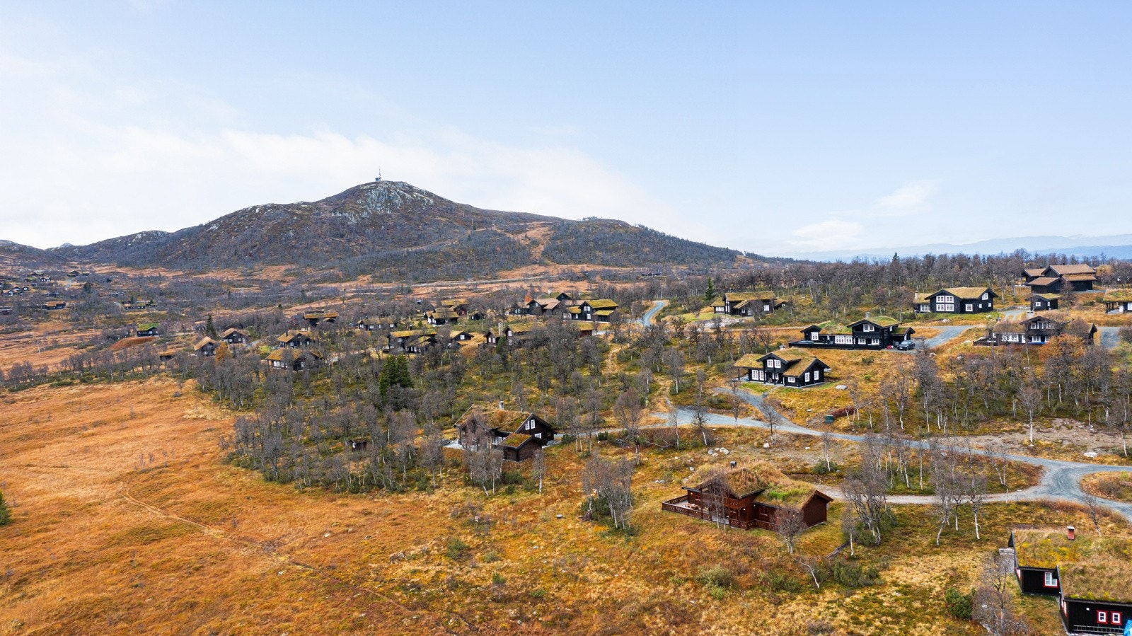 Tomten oppleves som meget usjenert og grenser mot friareal på to sider Galleribilde