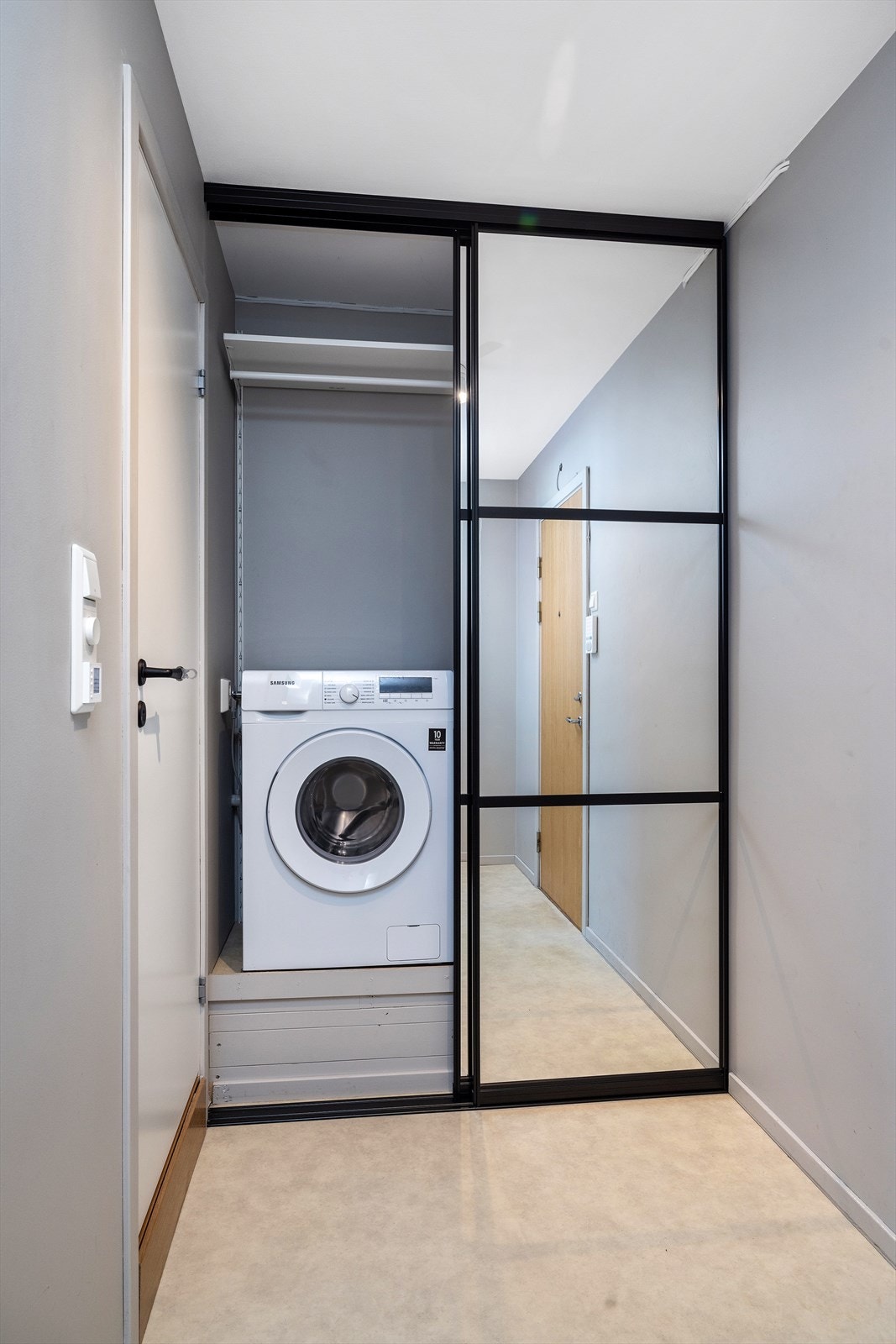 Praktisk løsning for vaskemaskin ved inngangsparti! Galleribilde