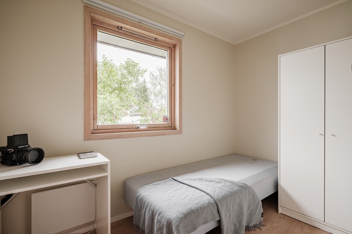 Rom A: 6.300 kr - Ledig fra 01.12 / 01.01 / evt. 01.02 - OBS: Dagens beboer på dette rommet skal flytte hjem, og kan dekke 2.000 av leia ut mai, slik at prisen for dette rommet blir 4.300/mnd frem til 1. juni, og 6.300 etter det Galleribilde