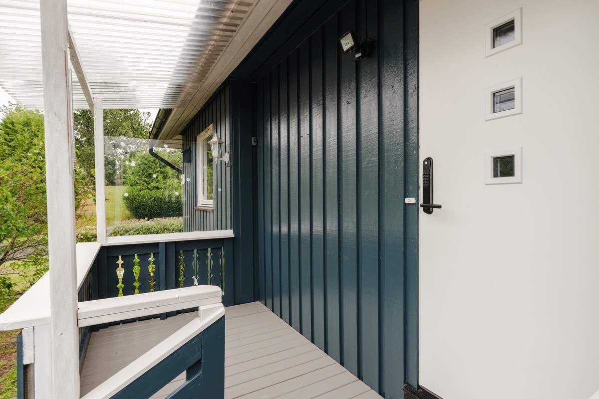 Nymalt inngangsparti. Galleribilde