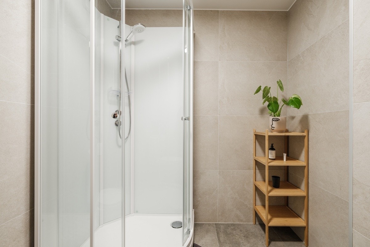 Bad 2 - Oppe - Helt nytt Galleribilde