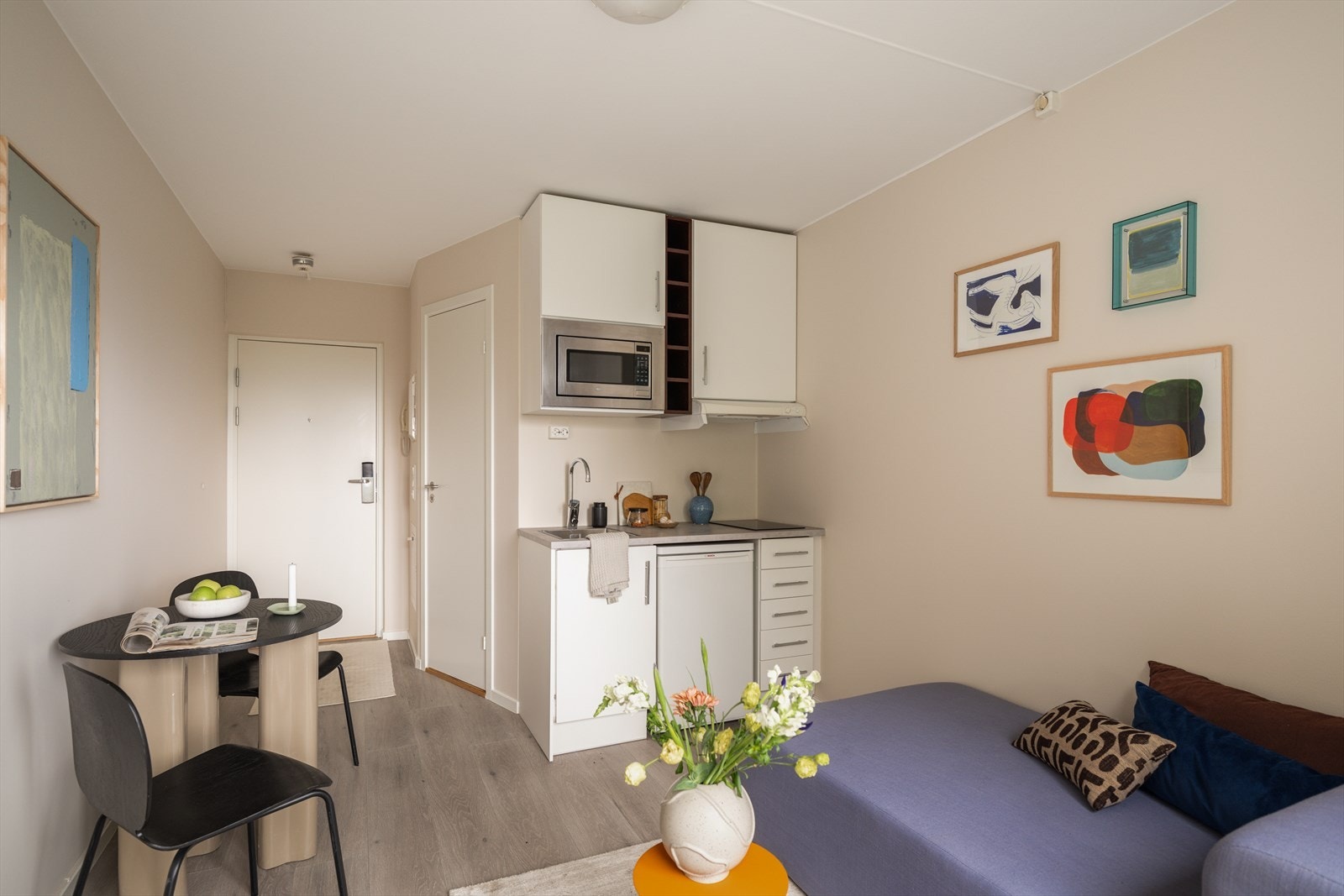 Leiligheten har åpen stue- og kjøkkenløsning med gode muligheter for innredning. Galleribilde