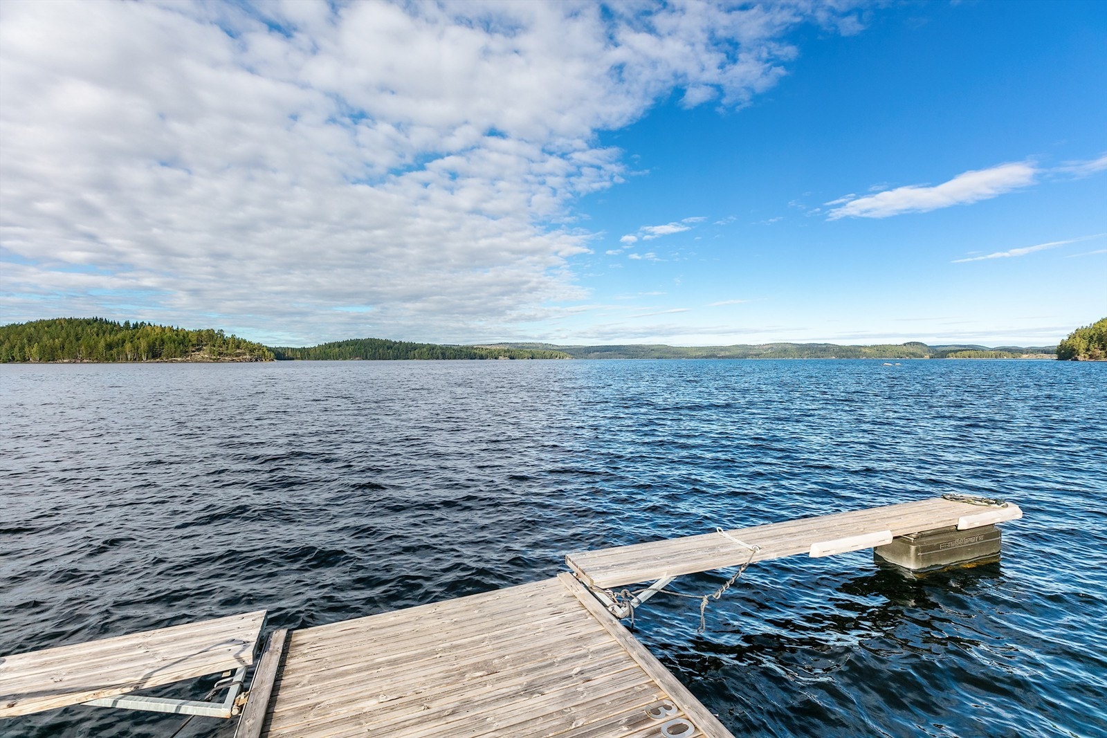 Setten byr på mange rekreasjonsmuligheter som kanopadling, fiske og bading Galleribilde