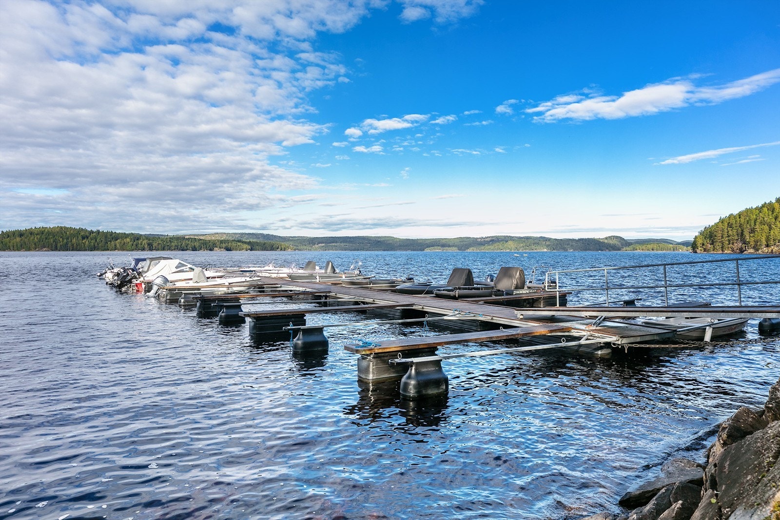Det er følger tinglyst båtplass i Setten Marina Galleribilde
