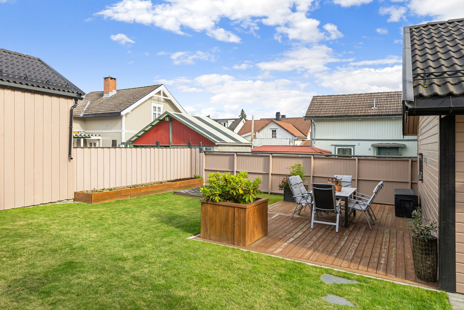 Lun og vestelt hage Galleribilde