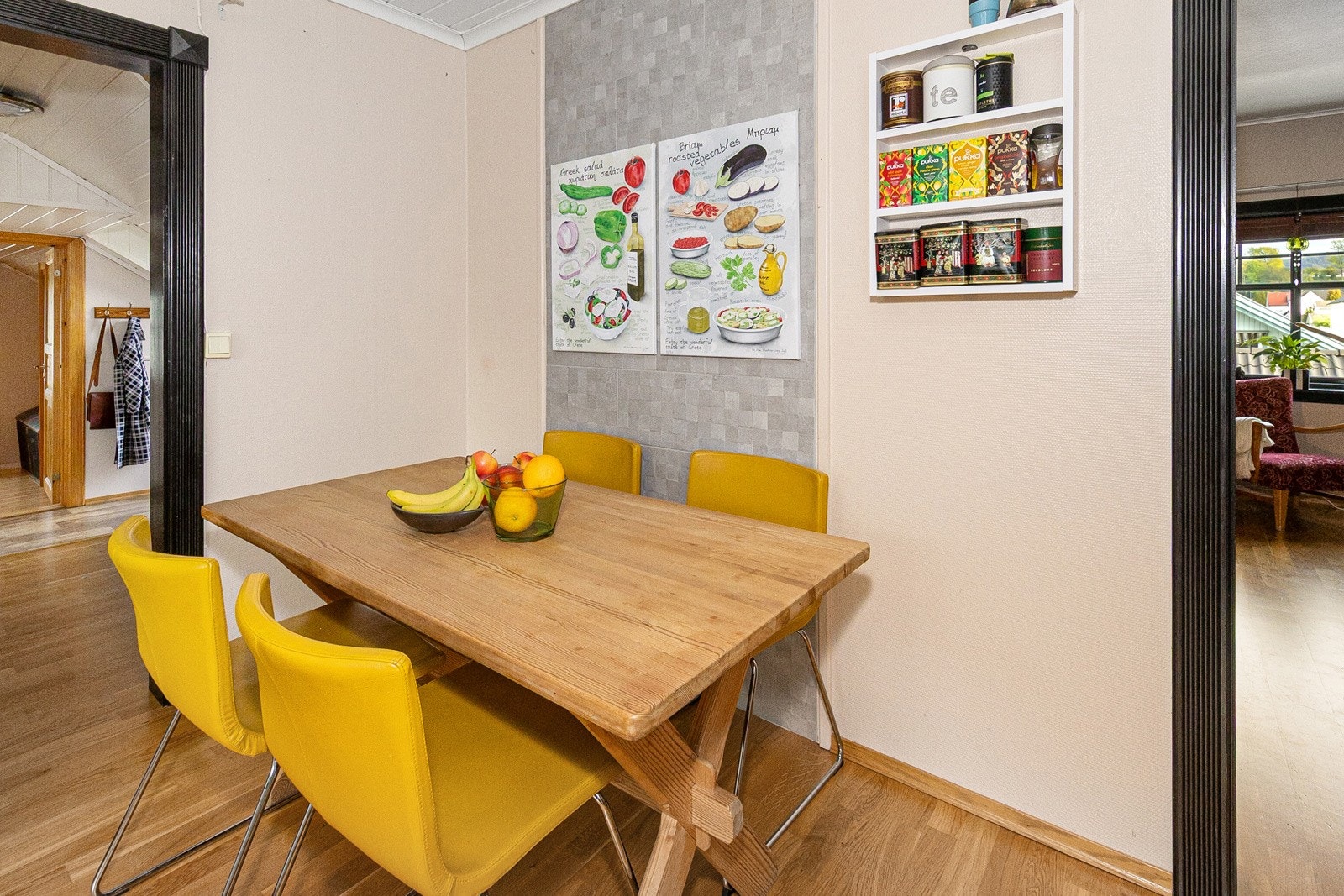 Kjøkkenet i leiligheten i 2. etasje Galleribilde