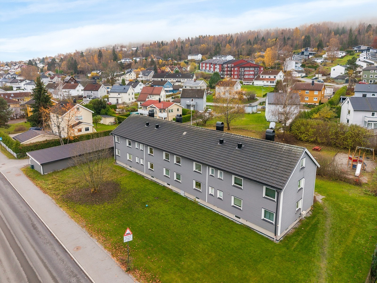 Gangavstand til flere bussholdeplasser - både ved Gulskogen kjøpesenter og Bjørkelia Galleribilde